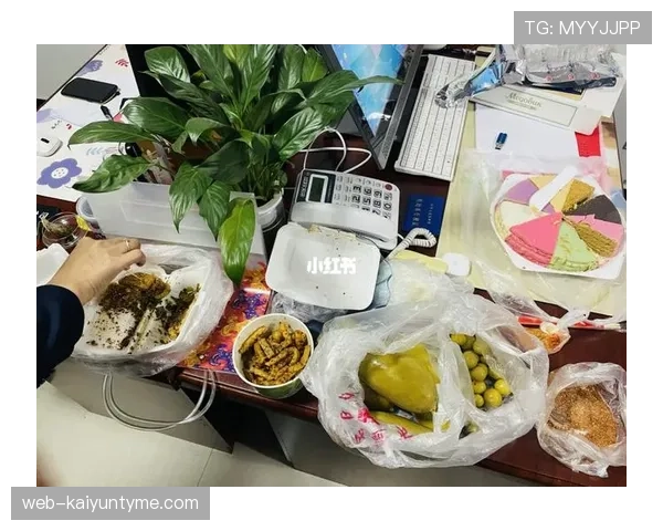 史梦瑶训练完直接拎爱马仕去吃下午茶，这谁顶得住啊